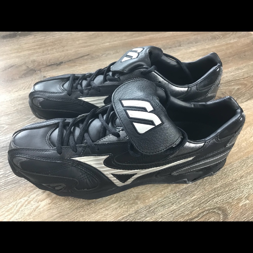 Mizuno Men's 9-Spike Vintage Pro Low, Black/Silver